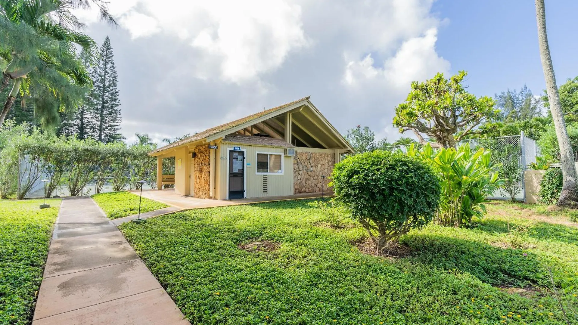 Welcome To Gorgeous Hideout - Your Serene Hawaiian Escape! Kahuku 0*,  United States