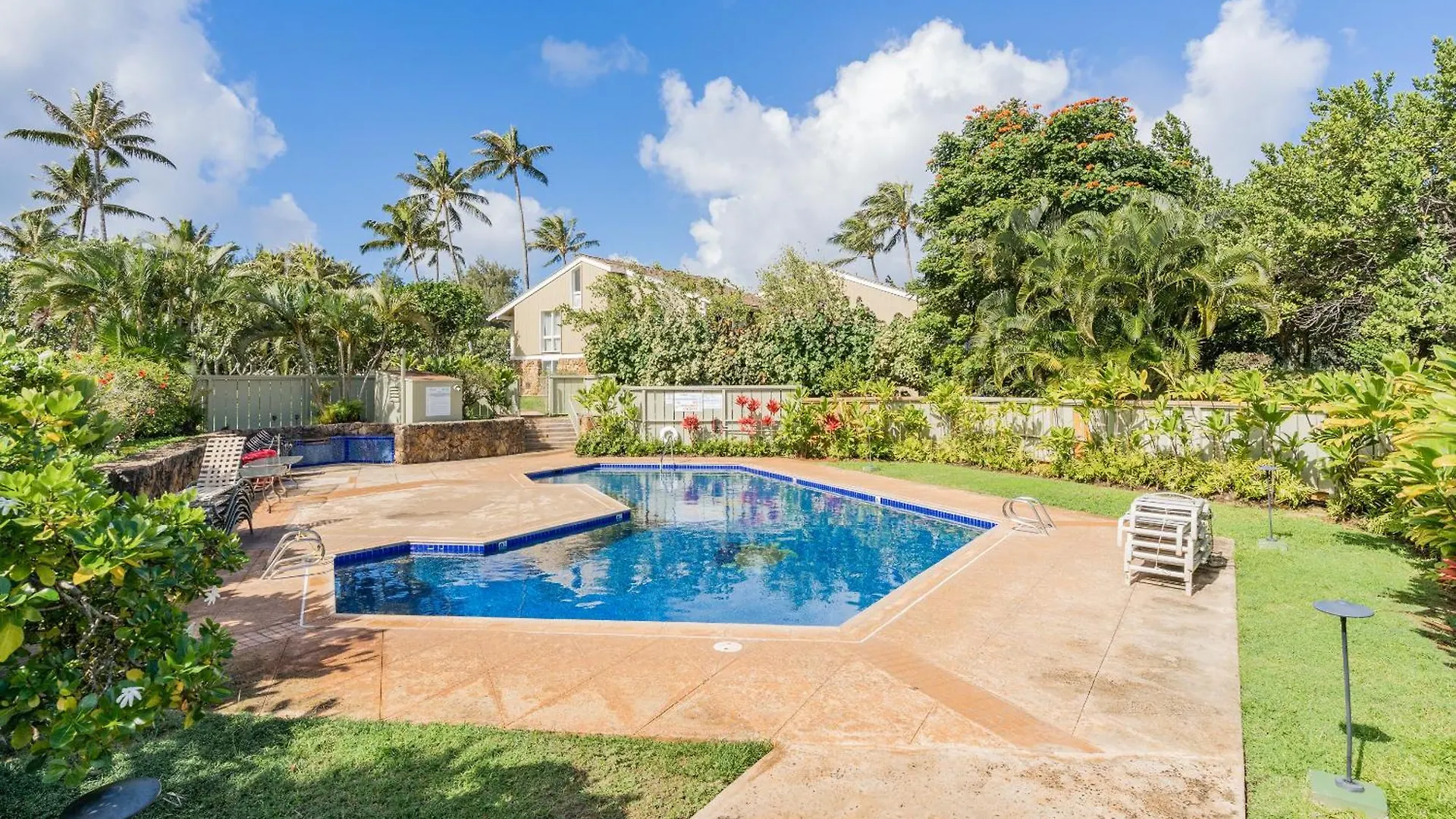 Welcome To Gorgeous Hideout - Your Serene Hawaiian Escape! Kahuku Apartment